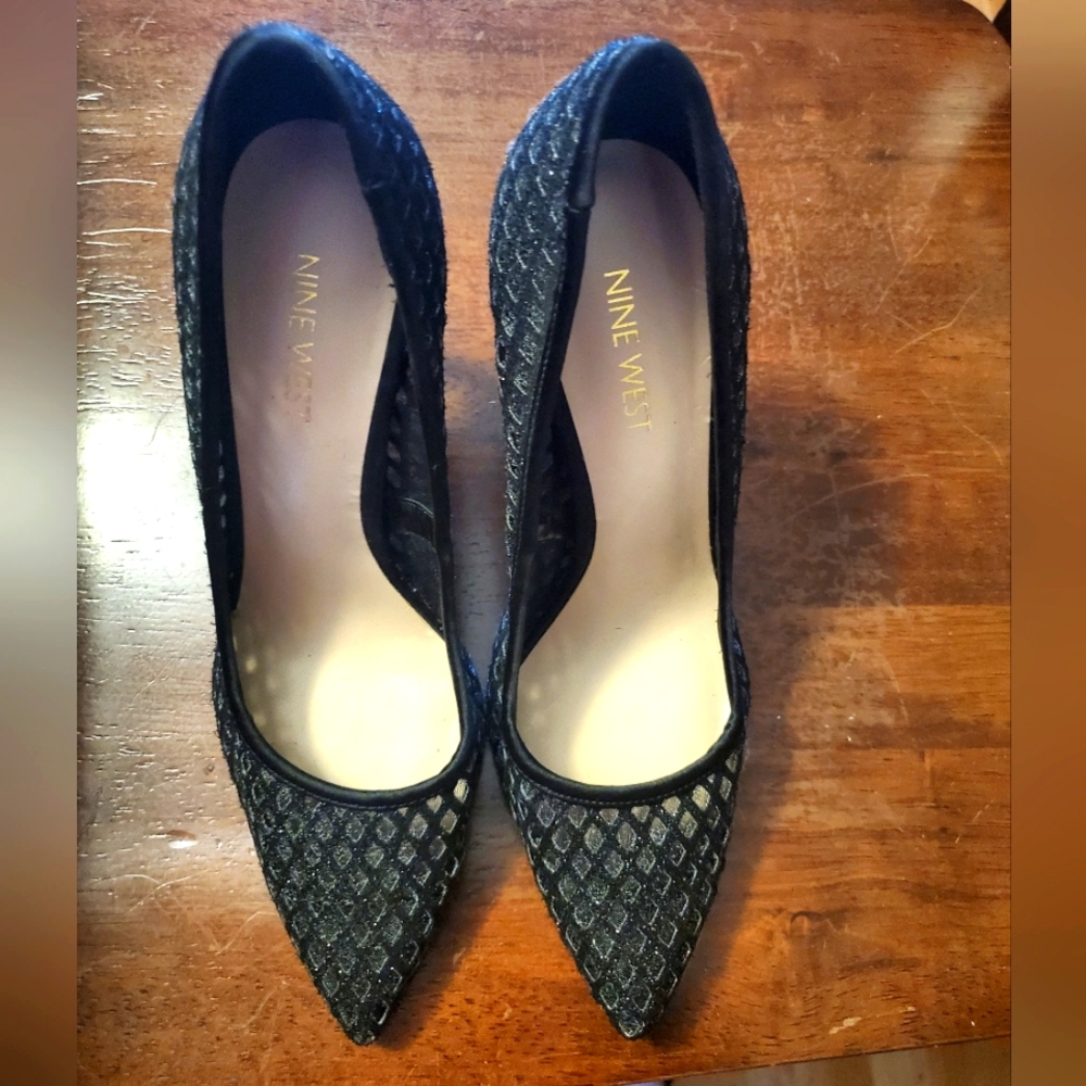Nine West  Tatiana point toe  Metallic mesh stiletto Dusty black size 6.5